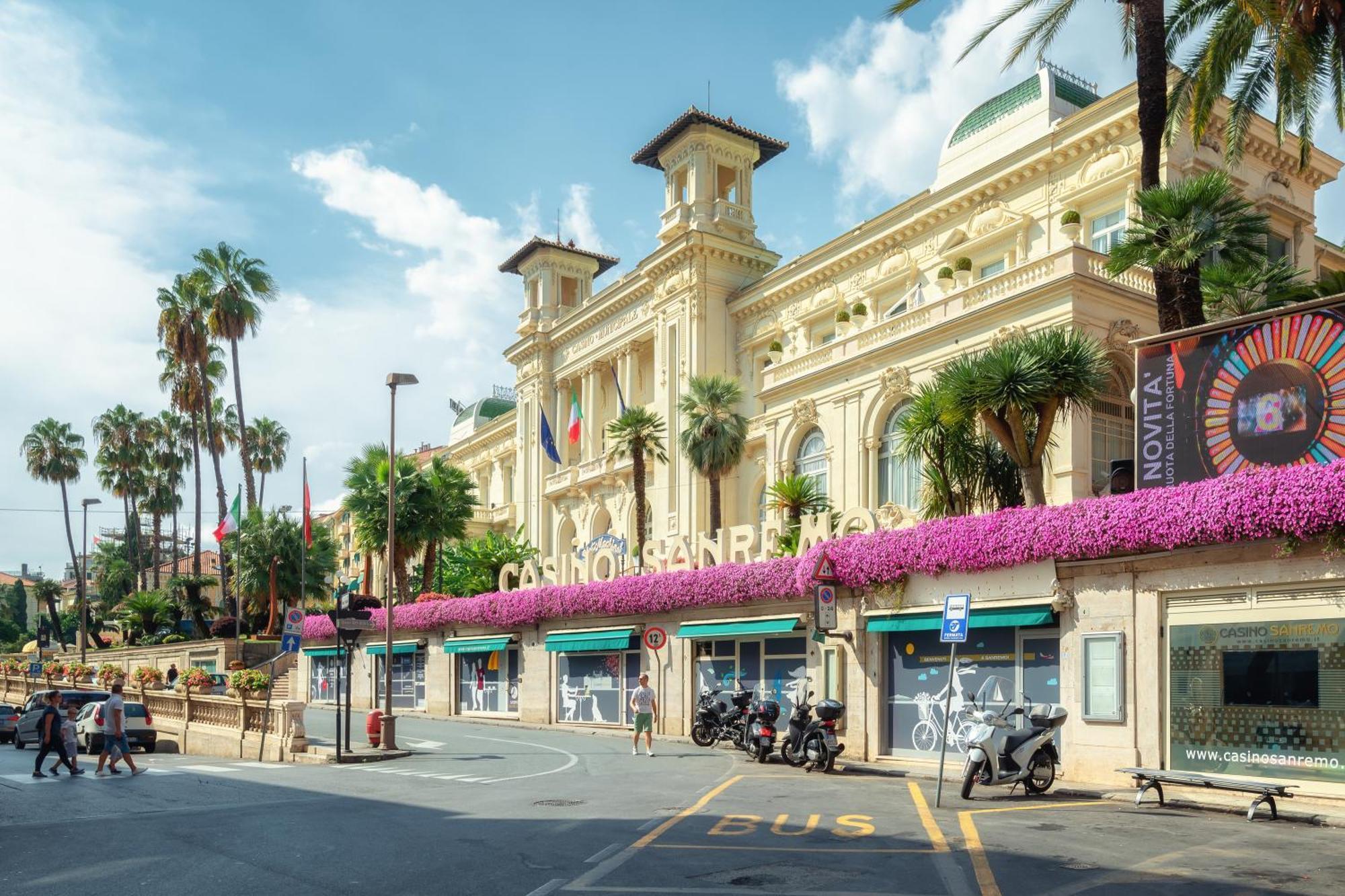 Heroes Apartment Sanremo Centro - Happy Rentals Екстер'єр фото